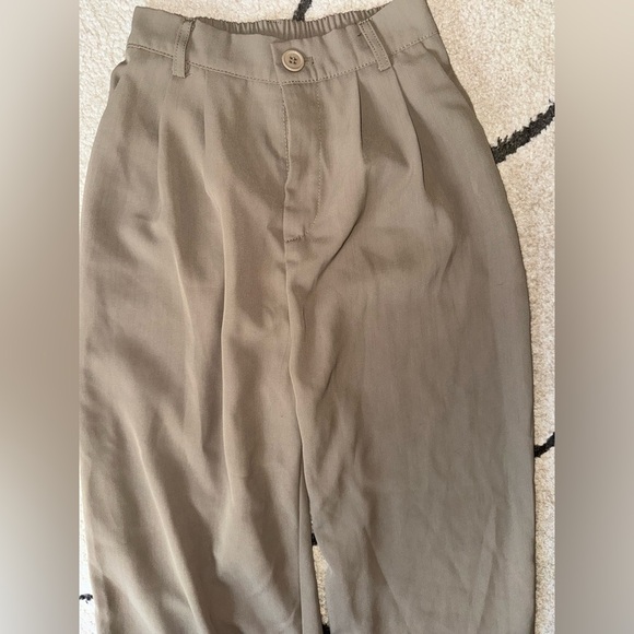 Straight High Waist Pleated Pants - Picture 6 of 6